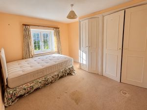 Bedroom- click for photo gallery